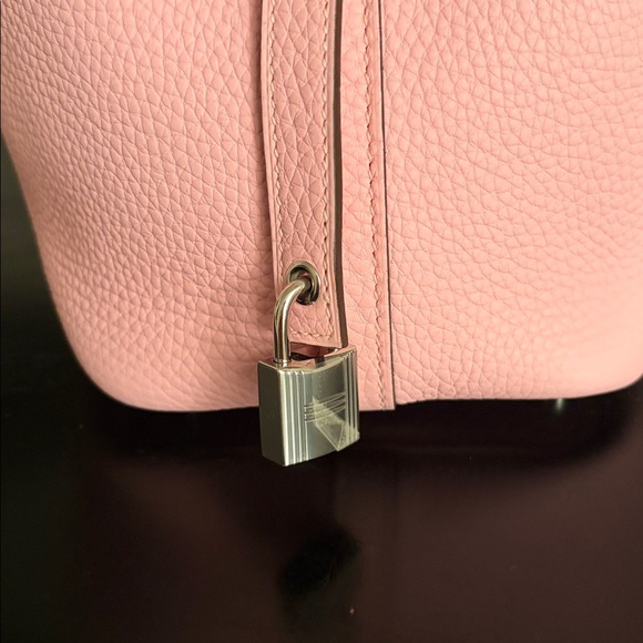 Hermes Picotin 18, Rose Sakura, Clemence Leather, PHW - NWT, full set rare color - Picture 4 of 17